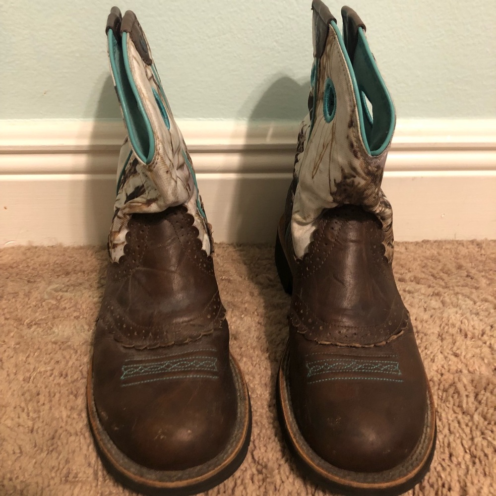 ARIAT 8.5 Cowgirl Boots